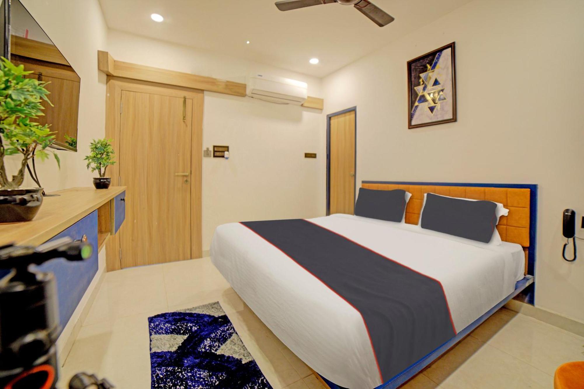 Collection O Lakeview Castle Warangal Exterior foto
